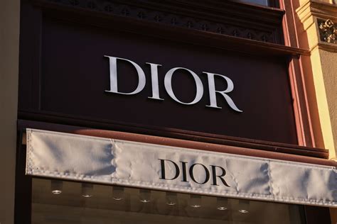 que vende la marca dior